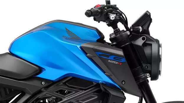Neo Sports Café styling

Ως το μικρότερο αδερφάκι των CB1000R, CB650R και CB300R, το CB125R αιχμαλωτίζει την εμβληματική εμφάνιση της οικογένειας Neo Sports Cafe, με naked styling και διακριτικό λογότυπο CB στο μπροστινό φέρινγκ.
