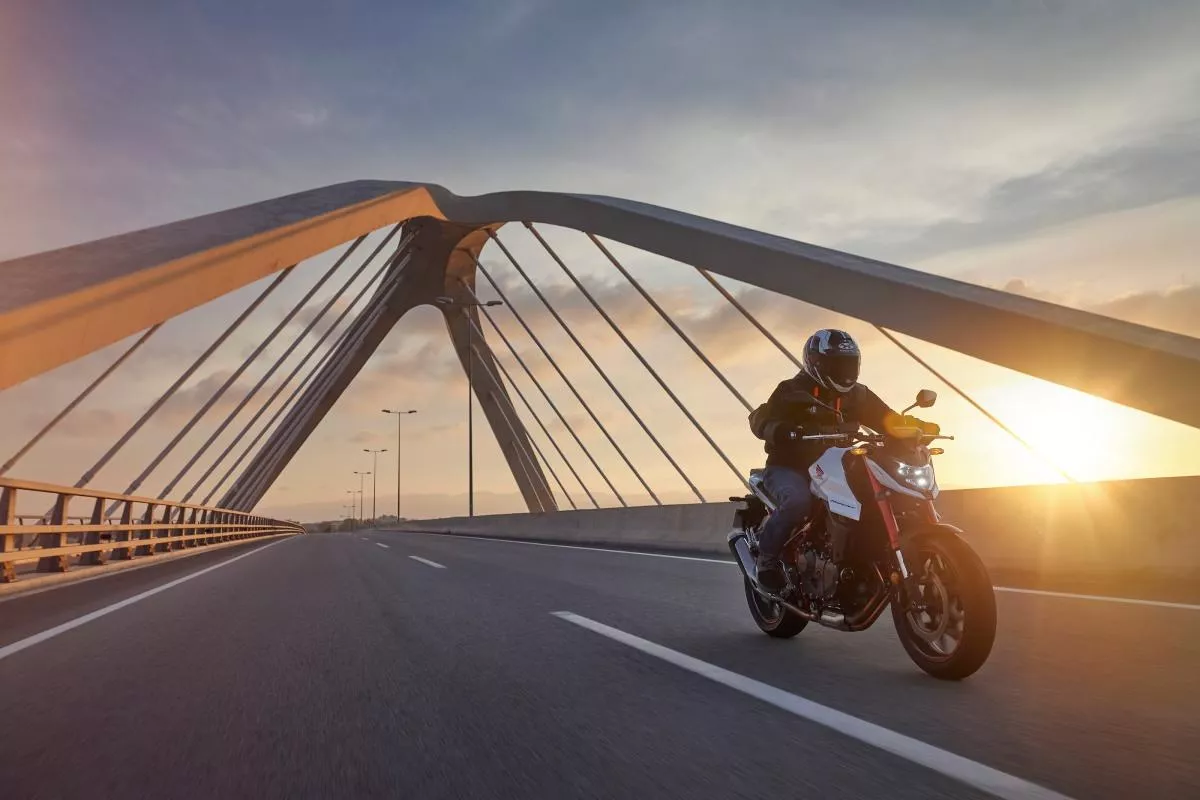 CB750 HORNET - dikilindri iperoxi