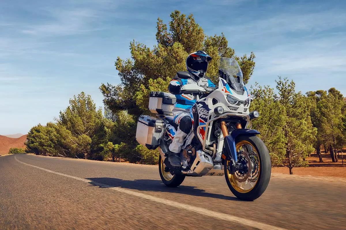 CRF1100L AFRICA TWIN ΑDVENTURE veltiomeni apodosi kinitira
