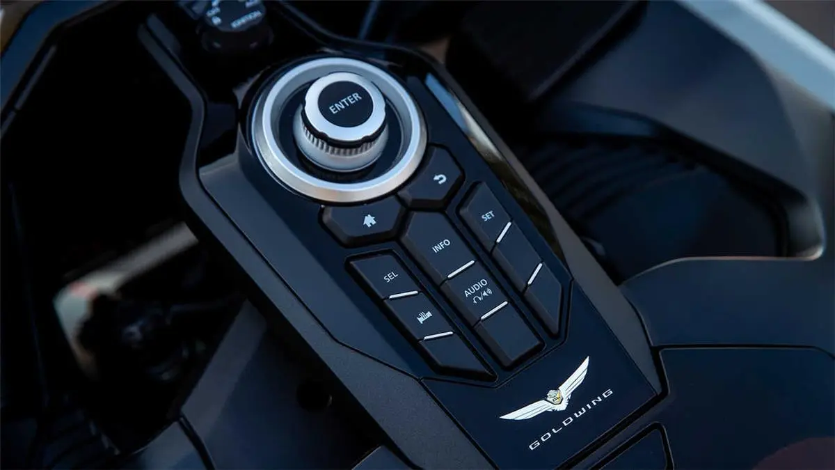 GL1800 DCT sistima ipostiriksis gia aneto taksidi (1)