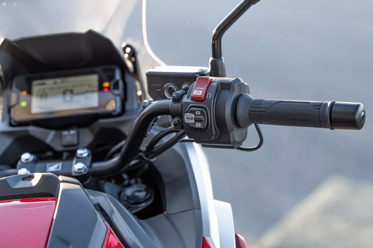 NC750X throttle by wire (TBW) ilektronika elegxomeno gkazi me 4 riding modes