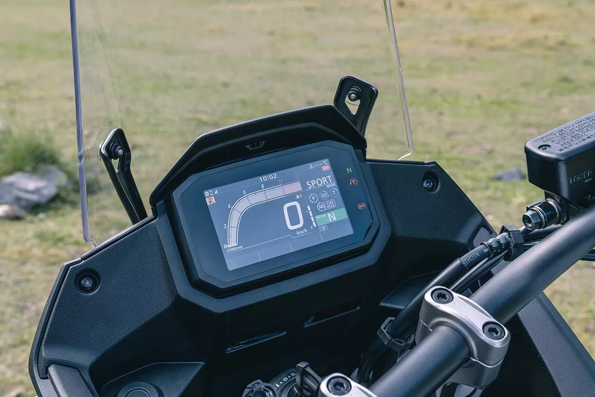 XL750 TRANSALP egxromi TFT othoni 5 intson