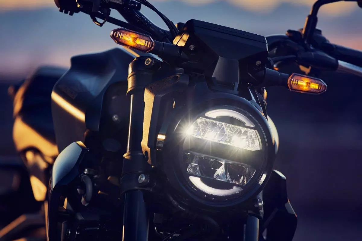 cb300r-full LED fota