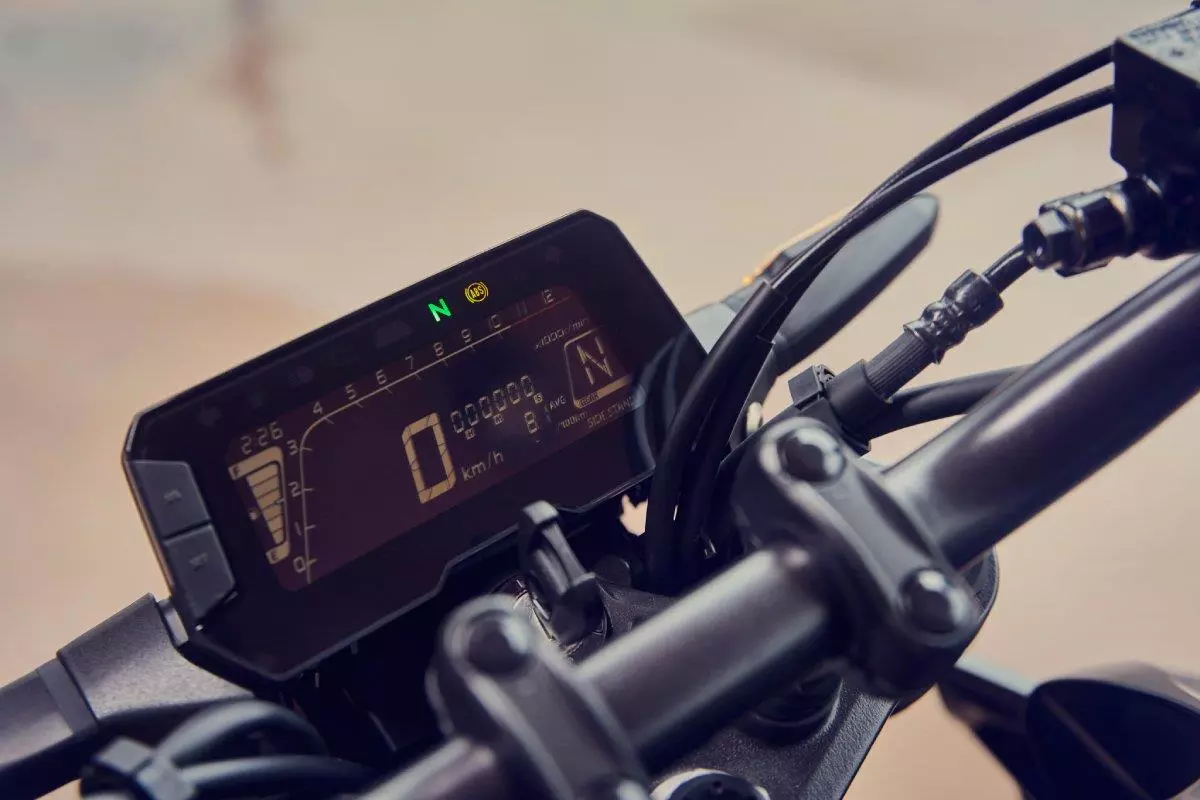 cb300r-othoni organon LCD me ananeomeni endixi epilegmenis sxesis kivotiou