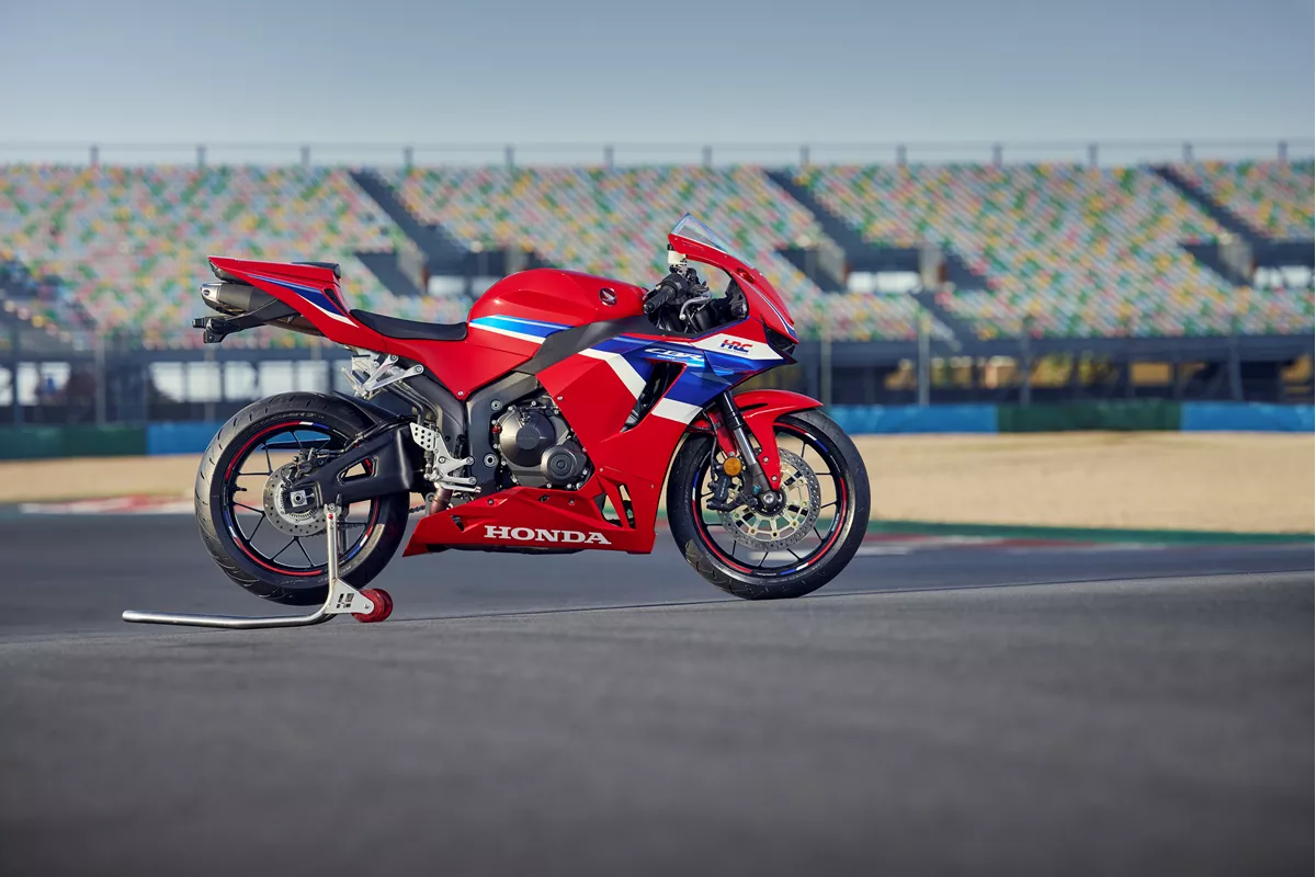CBR600RR tetrakilindros kinitiras 600cc