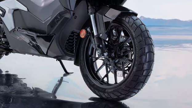 ADV350 2025 troxoi se stil ektos dromou (1)