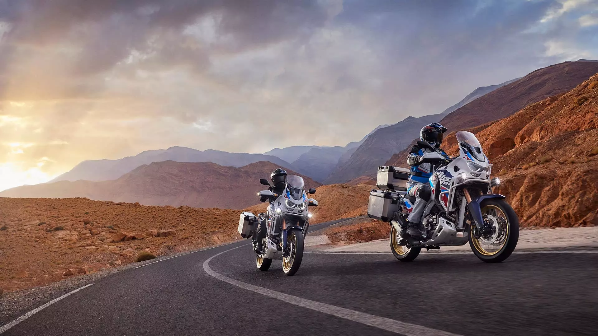 CRF1100L AFRICA TWIN ΑDVENTURE header 2