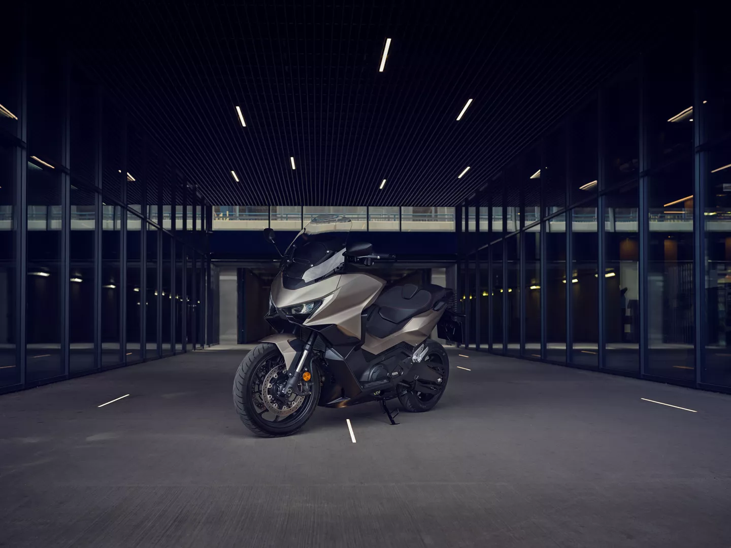 FORZA 750 teleutaio slider 5 (1)