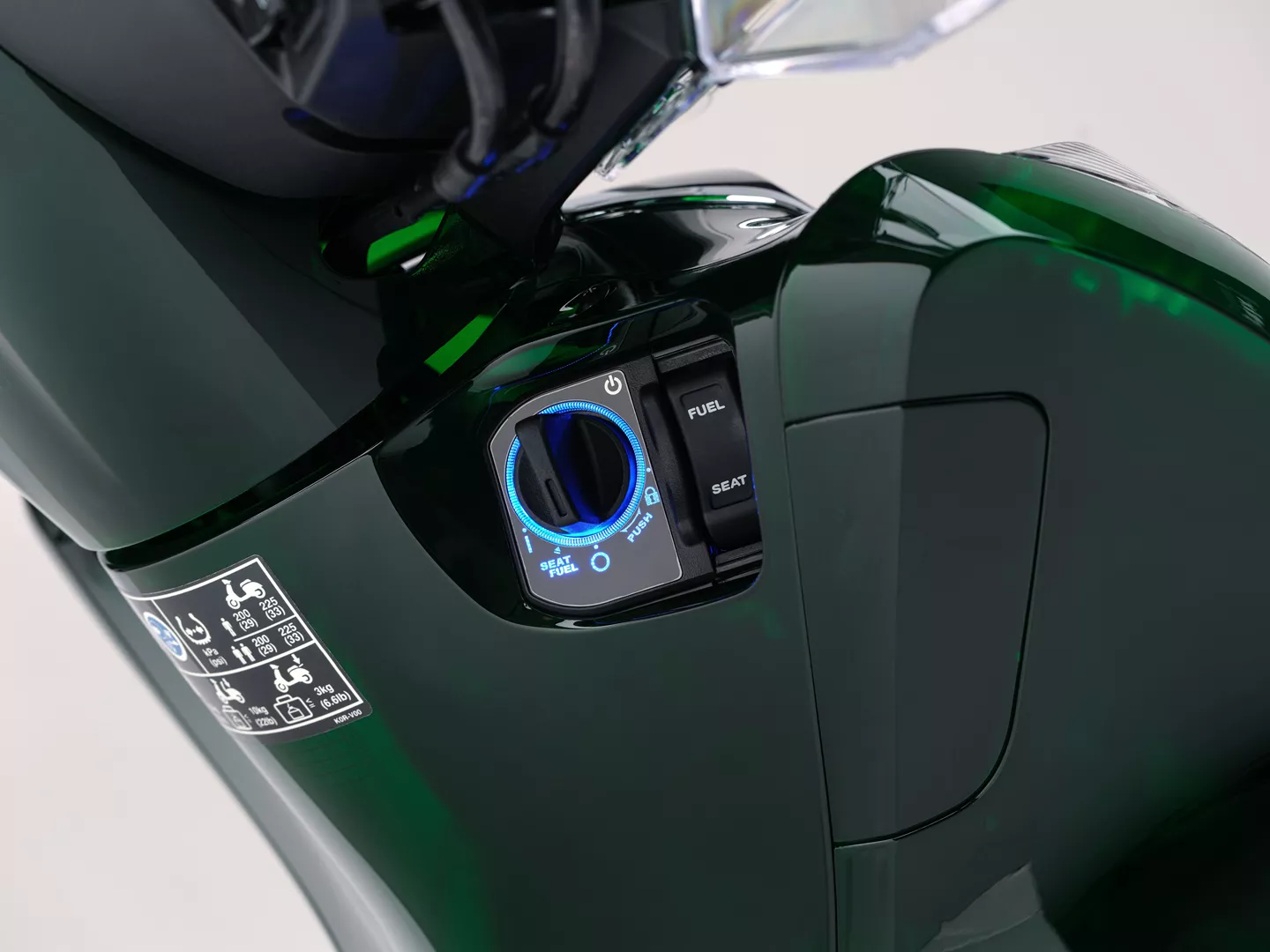 SH 125i monadiko vetro green slide 2