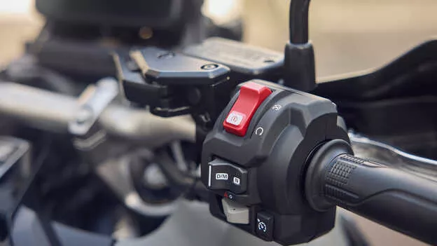 X-ADV cruise control ston stantar eksoplismo (1)