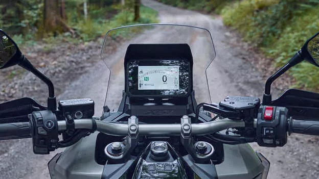 X-ADV nea egxromi othoni TFT 5 (1)