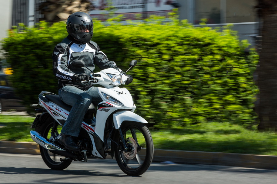honda_astrea_grand_1_resize