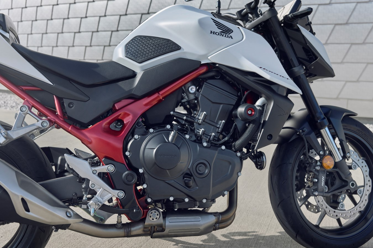 CB 750 Hornet slider_footer_5