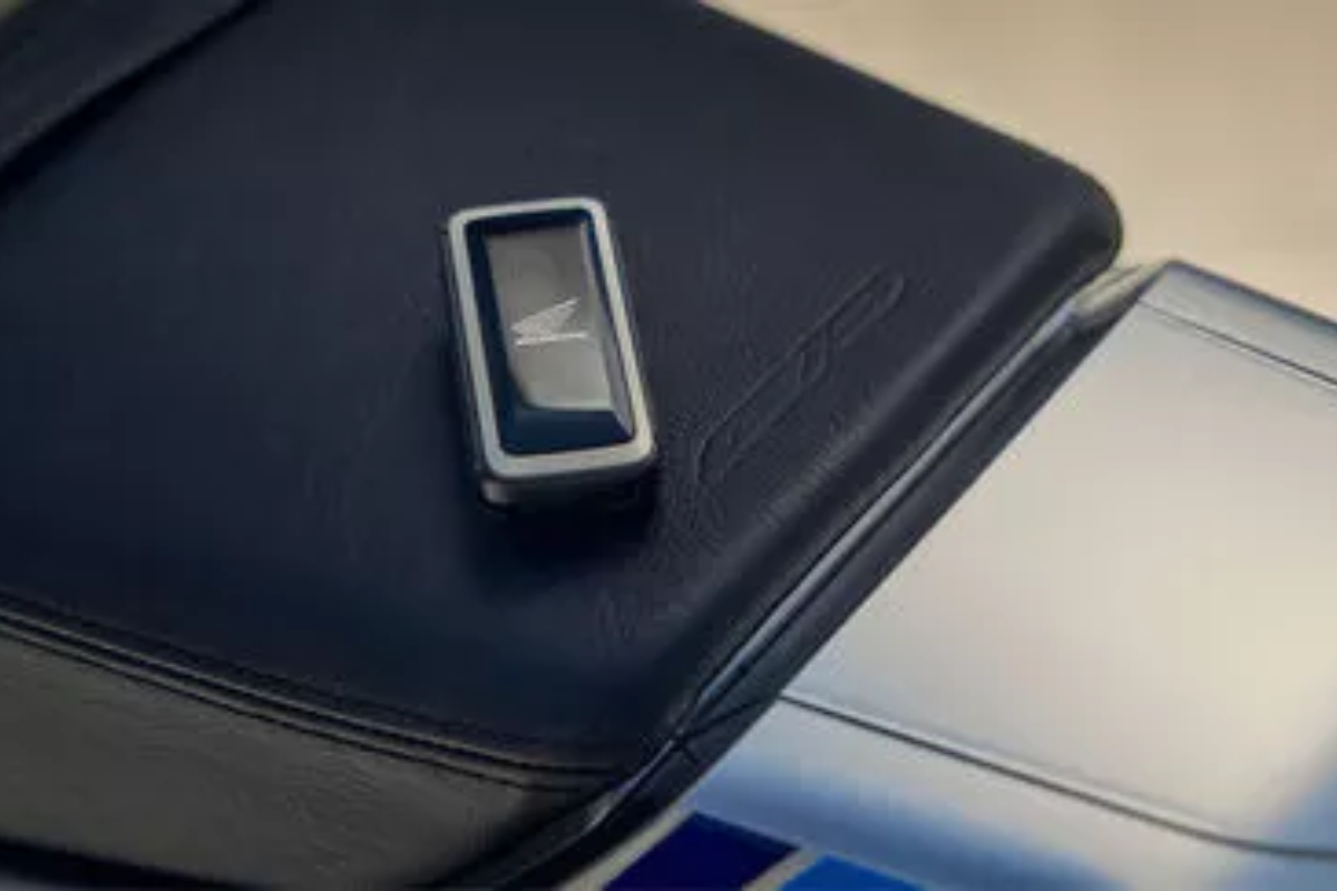 CB1000GT carousel_smart key