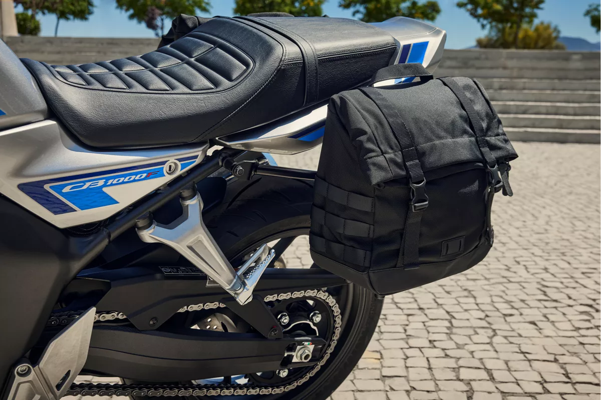 CB1000GT carousel_travel